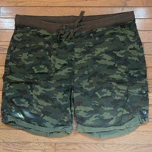 Plus Size Camo Shorts